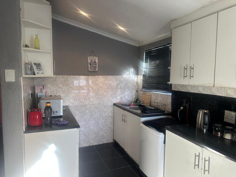 5 Bedroom Property for Sale in Manenberg Western Cape